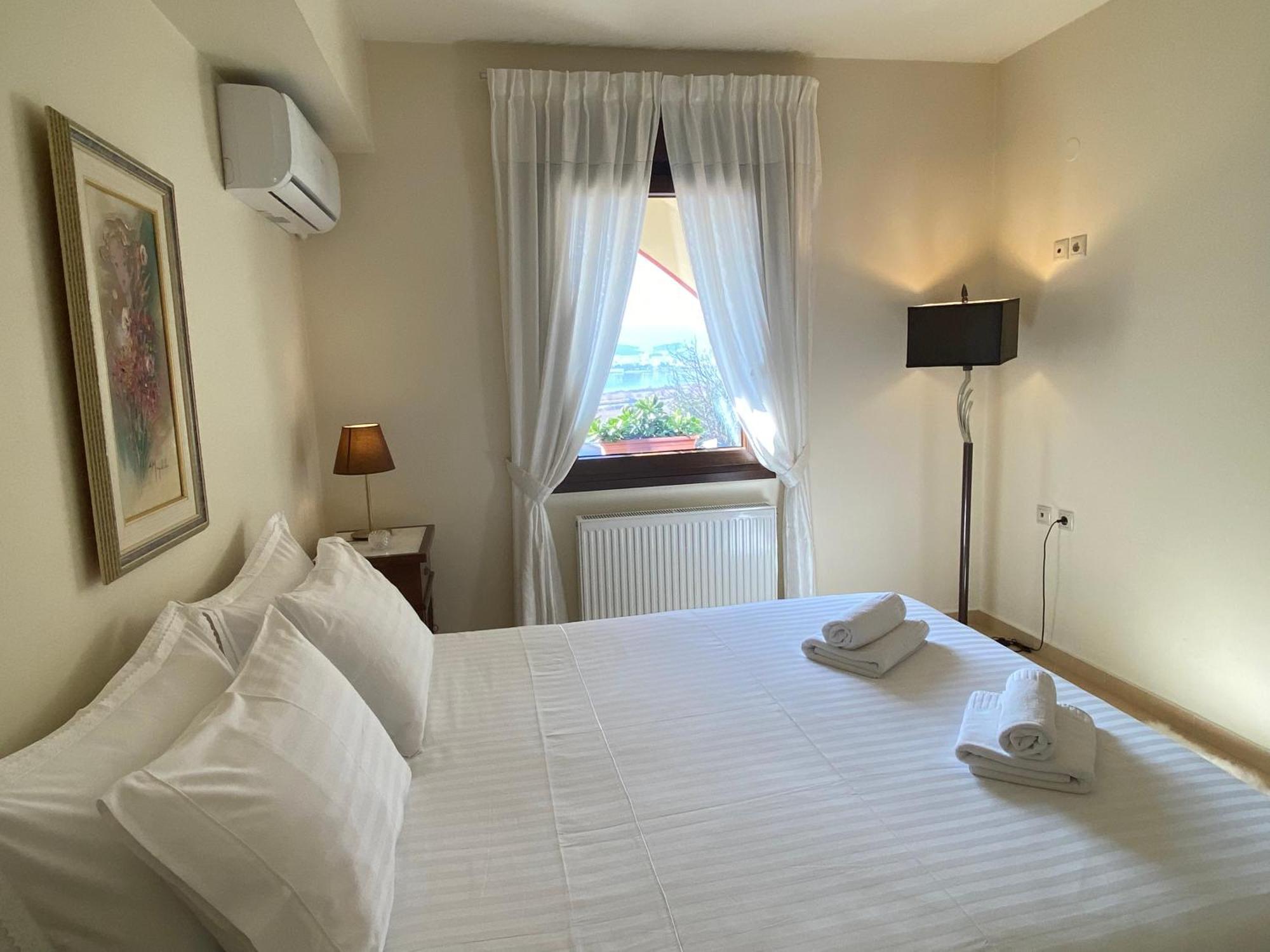 House With View In Amfithea * Ioannina